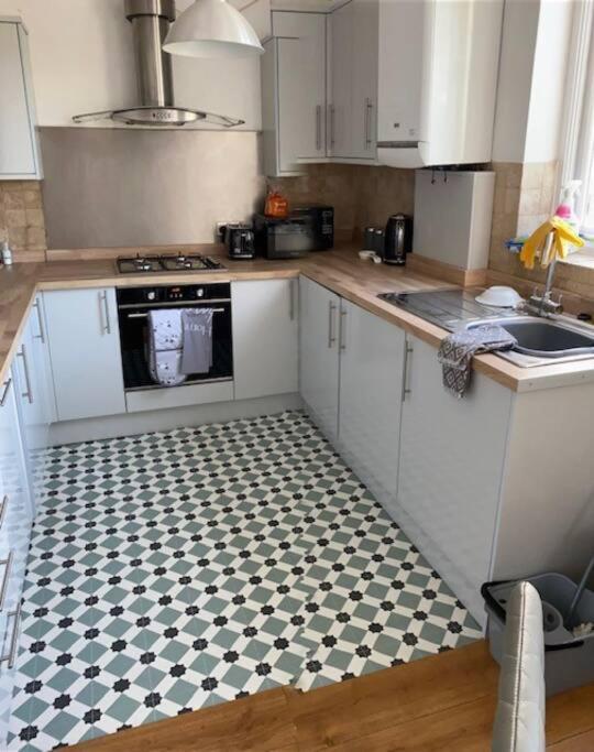 3 Double Bedroomed Flat, Acton. London, Uk Luaran gambar